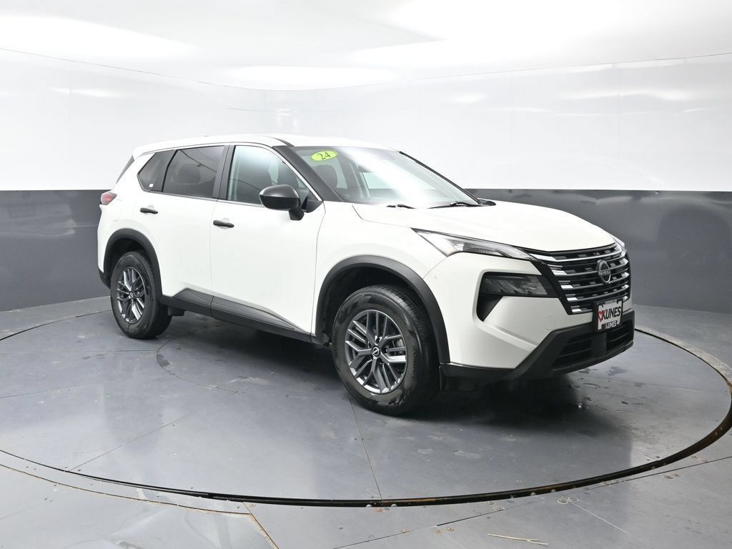 Used 2024 Nissan Rogue S FWD image 5