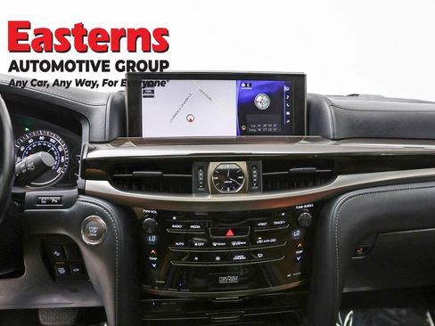 Used 2018 Lexus LX 570 4WD w/ Luxury Package image 11