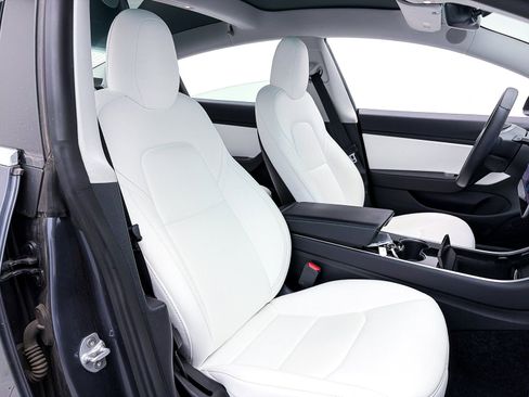 Used 2020 Tesla Model 3 Performance image 28