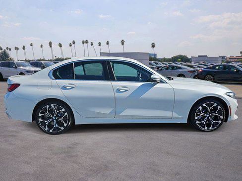 Used 2025 BMW 330i Sedan w/ M Sport Package image 4