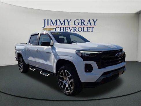 Used 2023 Chevrolet Colorado Z71 w/ Z71 Convenience Package 2 image 1