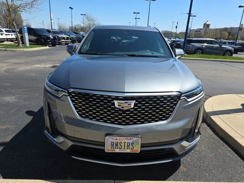 Used 2022 Cadillac XT6 Premium Luxury w/ Platinum Package image 2
