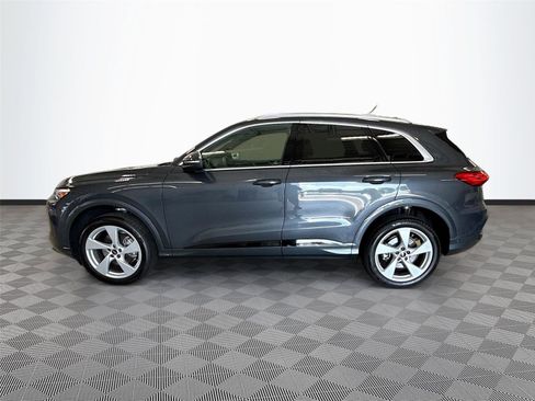Used 2025 Audi Q5 Premium Plus w/ Premium Plus AWD/4WD image 4