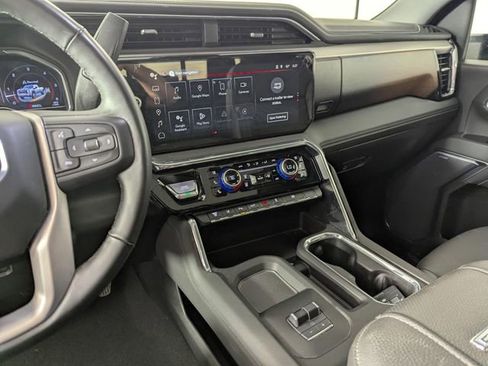 Used 2025 GMC Sierra 3500 Denali w/ Denali Reserve Package image 15