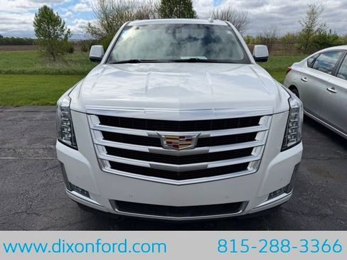 Used 2018 Cadillac Escalade Premium Luxury AWD/4WD image 9