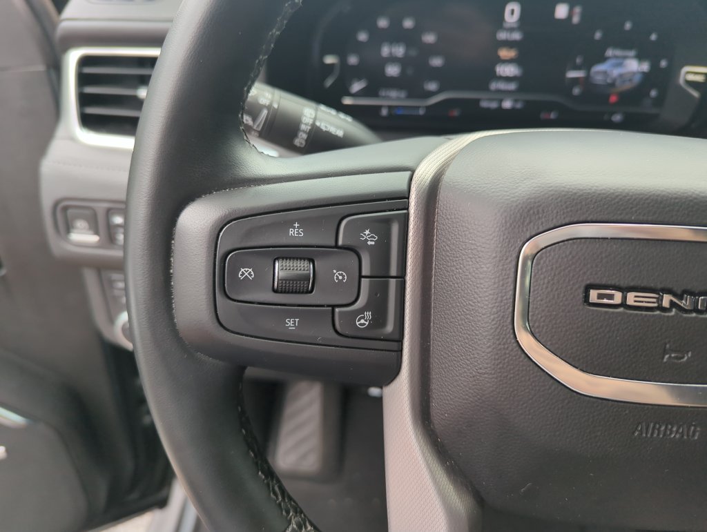 Used 2023 GMC Yukon XL Denali AWD/4WD image 21