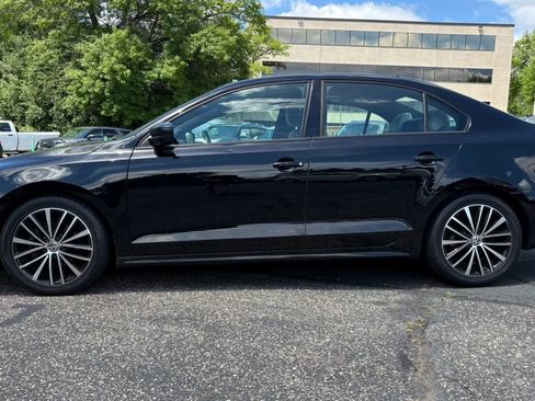 Used 2016 Volkswagen Jetta Sport FWD image 5