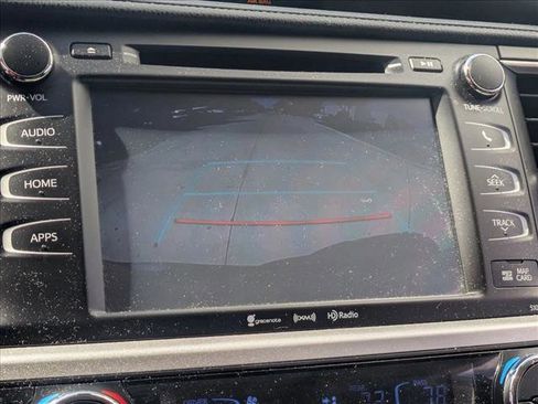 Used 2018 Toyota Highlander XLE image 13