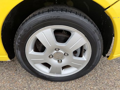 Used 2005 Ford Focus SES FWD image 15