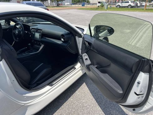 Used 2024 Toyota GR86 Premium RWD image 17