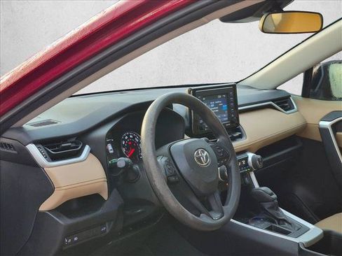 Used 2022 Toyota RAV4 XLE w/ Convenience Package FWD image 6