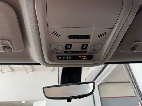 Used 2023 GMC Acadia Denali w/ Denali Ultimate Package image 23