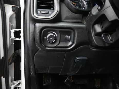 Used 2021 RAM 2500 Tradesman w/ Chrome Appearance Group image 13