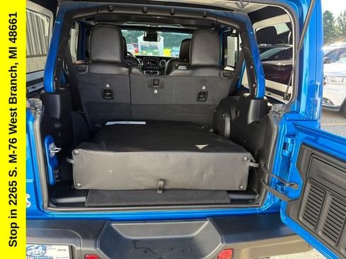 Used 2021 Jeep Wrangler Unlimited Rubicon w/ Trailer Tow Package AWD/4WD image 32