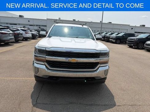 Used 2017 Chevrolet Silverado 1500 LT w/ All Star Edition AWD/4WD image 3