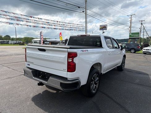 Used 2024 Chevrolet Silverado 1500 LT AWD/4WD image 6