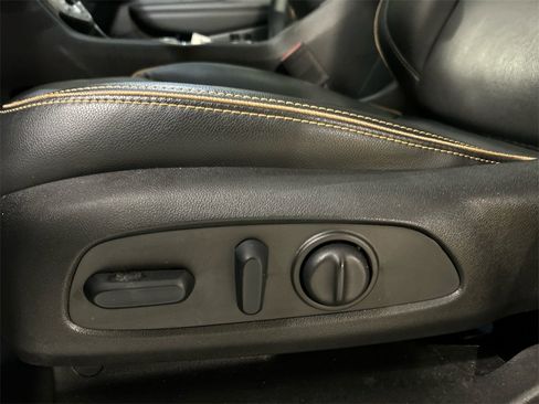 Used 2022 GMC Terrain AT4 w/ Infotainment Package II image 11