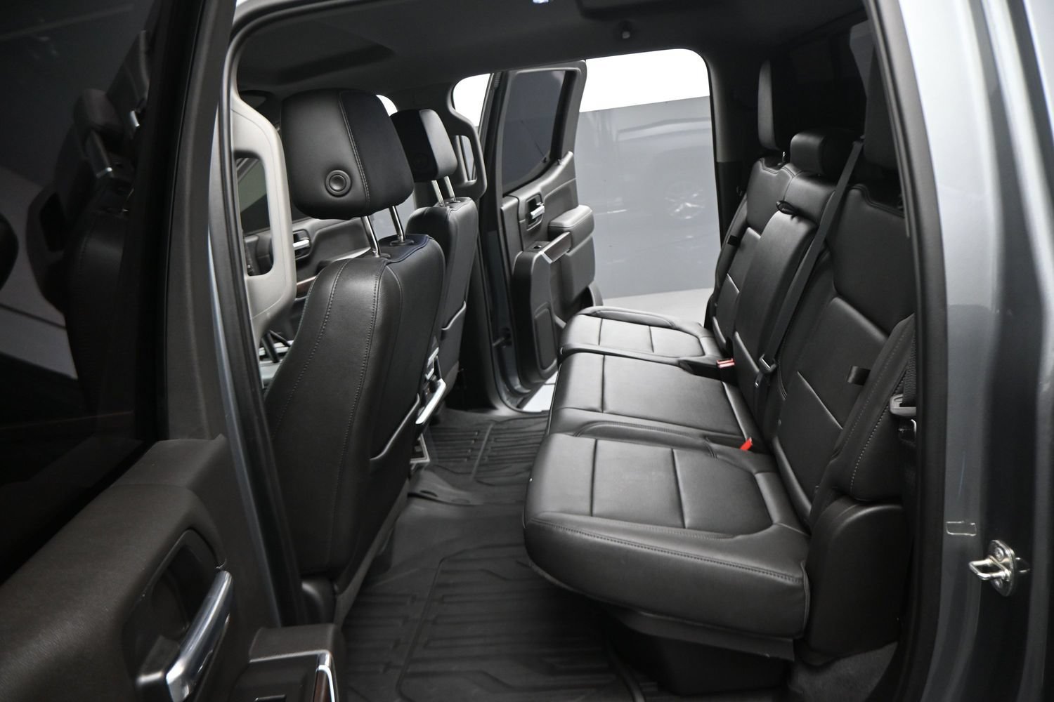 Used 2019 GMC Sierra 1500 SLT RWD image 3