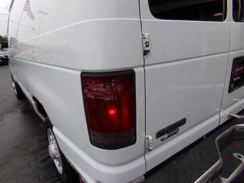 Used 2006 Ford E-250 and Econoline 250 image 9