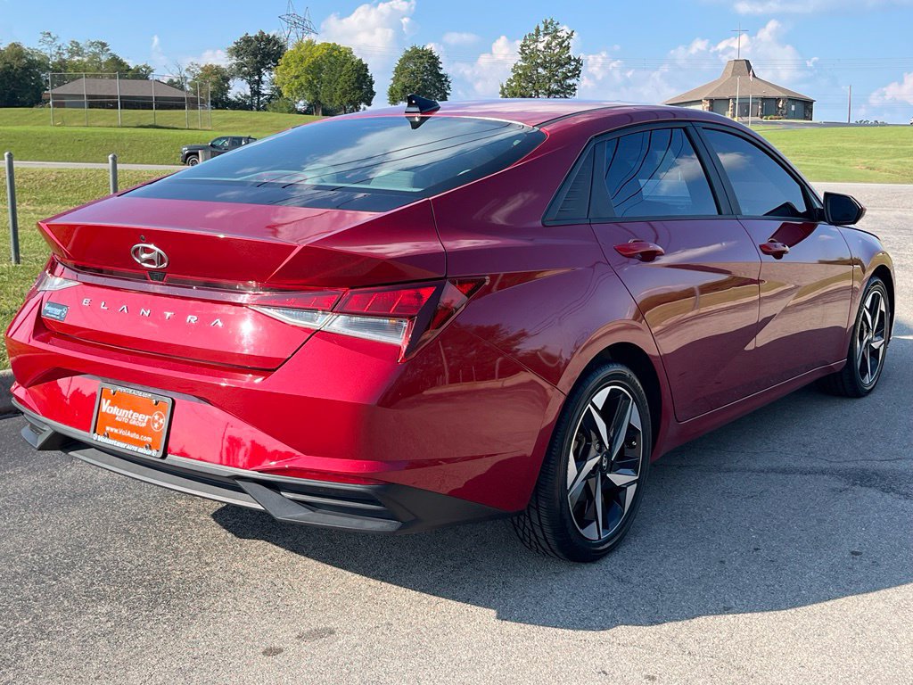Used 2023 Hyundai Elantra SEL w/ Convenience Package FWD image 8