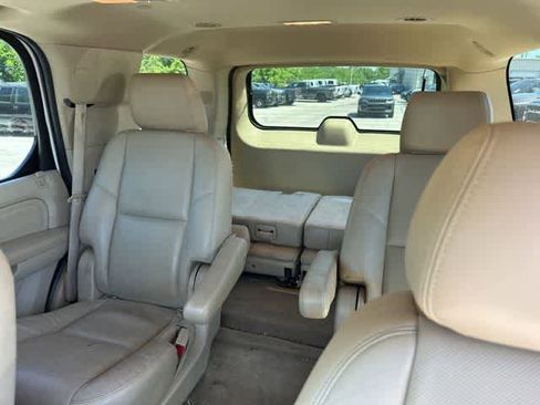 Used 2013 Cadillac Escalade Premium AWD/4WD image 5