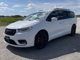 Used 2021 Chrysler Pacifica Touring-L w/ S Appearance Package image 2