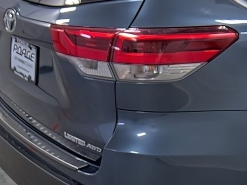 Used 2019 Toyota Highlander Limited Platinum image 13