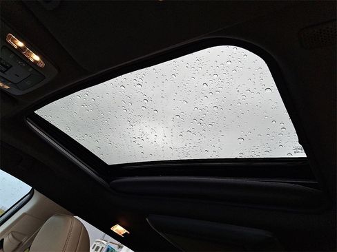 Certified 2024 Toyota Sienna Limited image 21