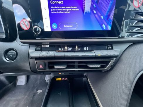 Used 2025 Toyota Camry LE image 19