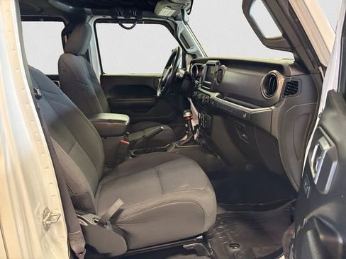 Used 2022 Jeep Wrangler Unlimited Sport image 16