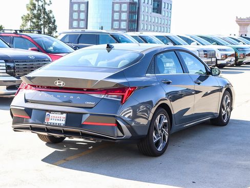 New 2026 Hyundai Elantra Limited FWD image 6