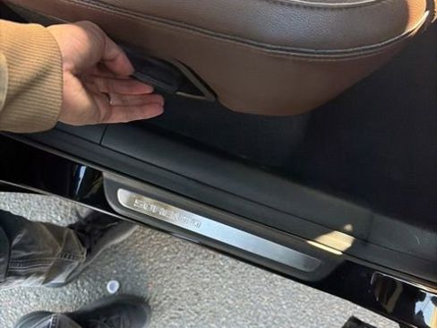 Used 2019 Kia Sorento SX image 16