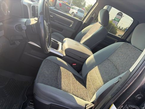Used 2017 RAM 1500 Big Horn AWD/4WD image 9