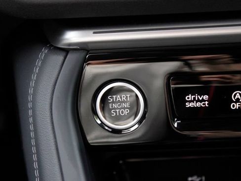 Used 2025 Audi Q5 Premium w/ Convenience Package AWD/4WD image 20