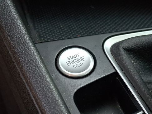Used 2023 Volkswagen Jetta SE FWD image 23
