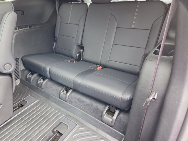 Used 2024 GMC Acadia Elevation w/ Luxury Package FWD image 9