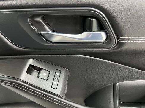 Used 2023 Nissan Rogue SV w/ SV Premium B Package image 55