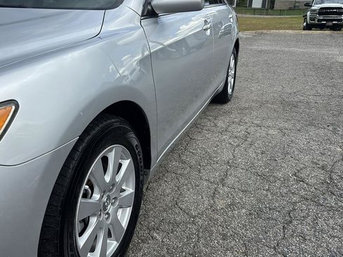 Used 2009 Toyota Camry XLE FWD image 5