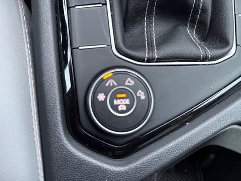 Used 2023 Volkswagen Taos SE image 21