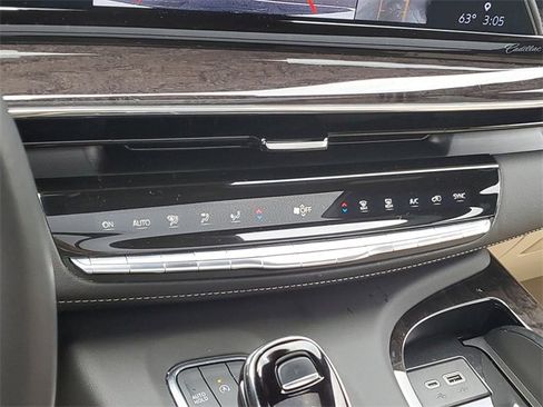 Certified 2023 Cadillac Escalade ESV Premium Luxury w/ Performance Package image 20