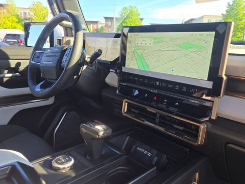 New 2025 GMC Hummer EV 2X image 9