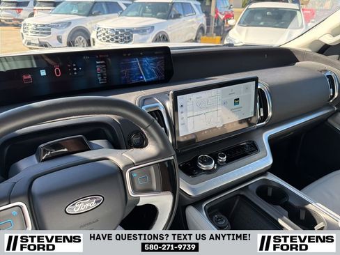 Used 2025 Ford Expedition Max Platinum w/ Driver's Package image 27