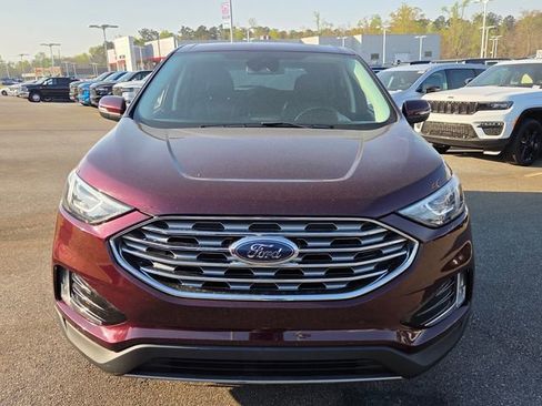 Used 2022 Ford Edge Titanium image 2