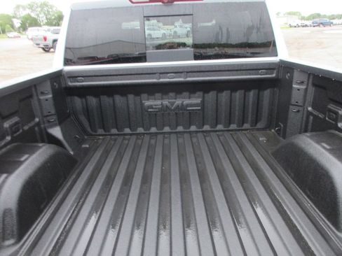 New 2026 GMC Sierra 1500 Denali w/ Denali Reserve Package AWD/4WD image 9