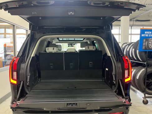 Used 2025 Ford Expedition Platinum w/ Platinum Ultimate Package image 30