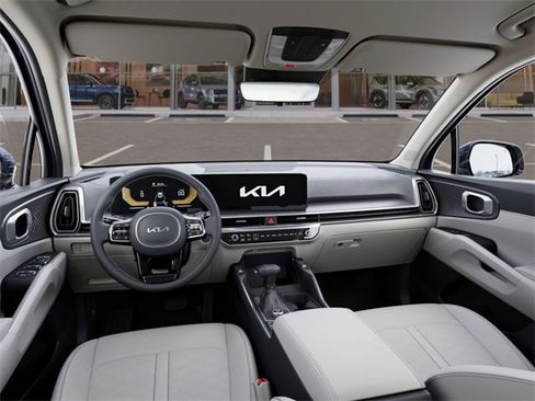 Used 2025 Kia Sorento S image 15