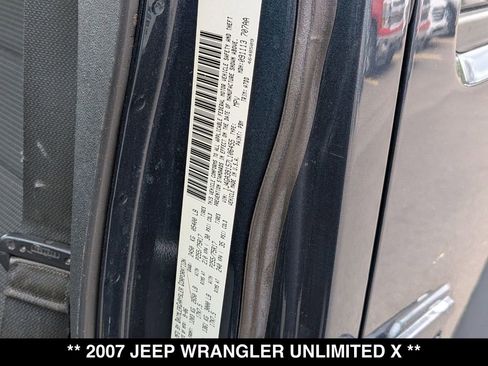 Used 2007 Jeep Wrangler Unlimited X w/ Dual Top Group AWD/4WD image 25