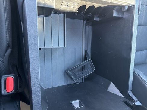 Used 2024 Toyota Tundra Limited image 30