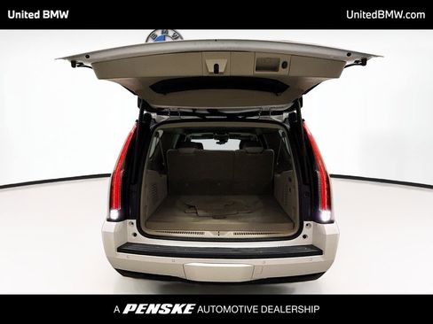 Used 2020 Cadillac Escalade ESV Luxury image 15