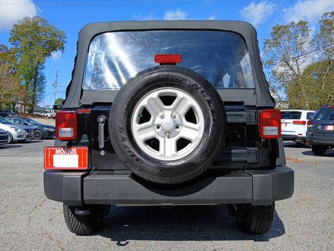 Used 2015 Jeep Wrangler Unlimited Sport image 7